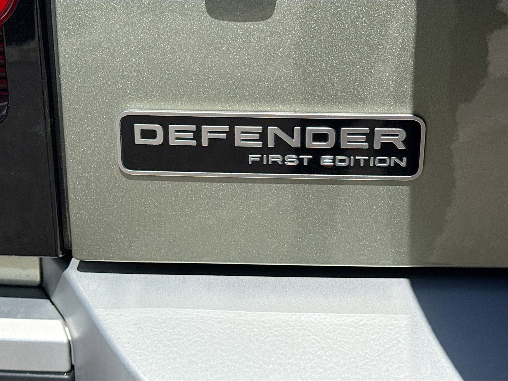 Used 2021 Land Rover Defender 90 First Edition image 12