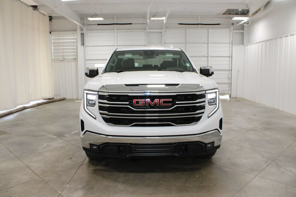 Used 2025 GMC Sierra 1500 SLT AWD/4WD image 3