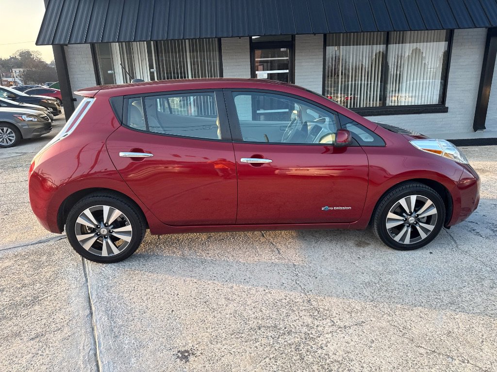 Used 2015 Nissan Leaf SV w/ LED & Quick Charge Package FWD image 8