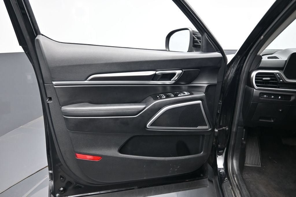 Used 2024 Kia Telluride LX FWD image 18