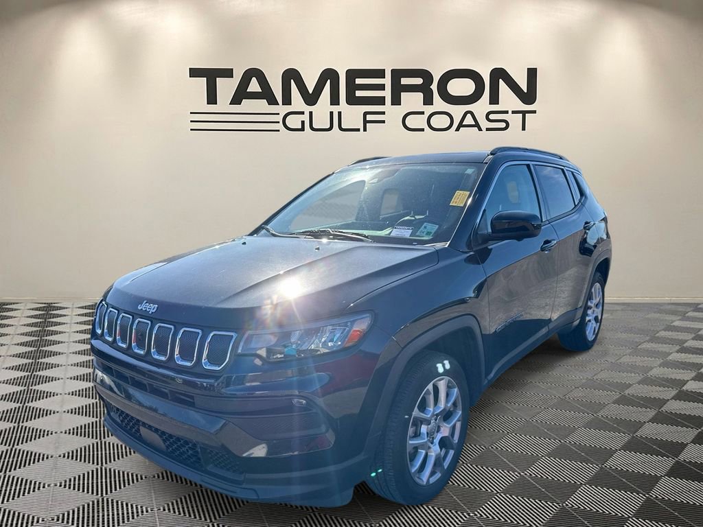 Used 2022 Jeep Compass Latitude w/ Sun and Sound Group image 3
