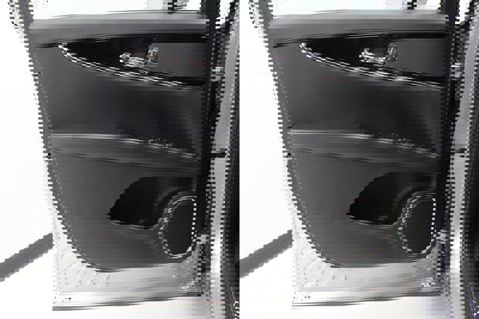 Used 2022 Lincoln Nautilus Reserve image 12