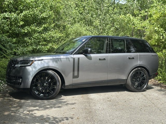New 2025 Land Rover Range Rover SE image 1