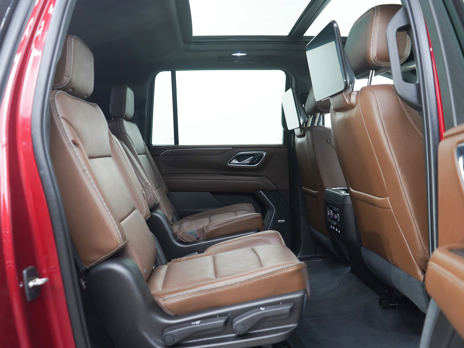 Used 2021 Chevrolet Suburban High Country w/ Premium Package AWD/4WD image 12