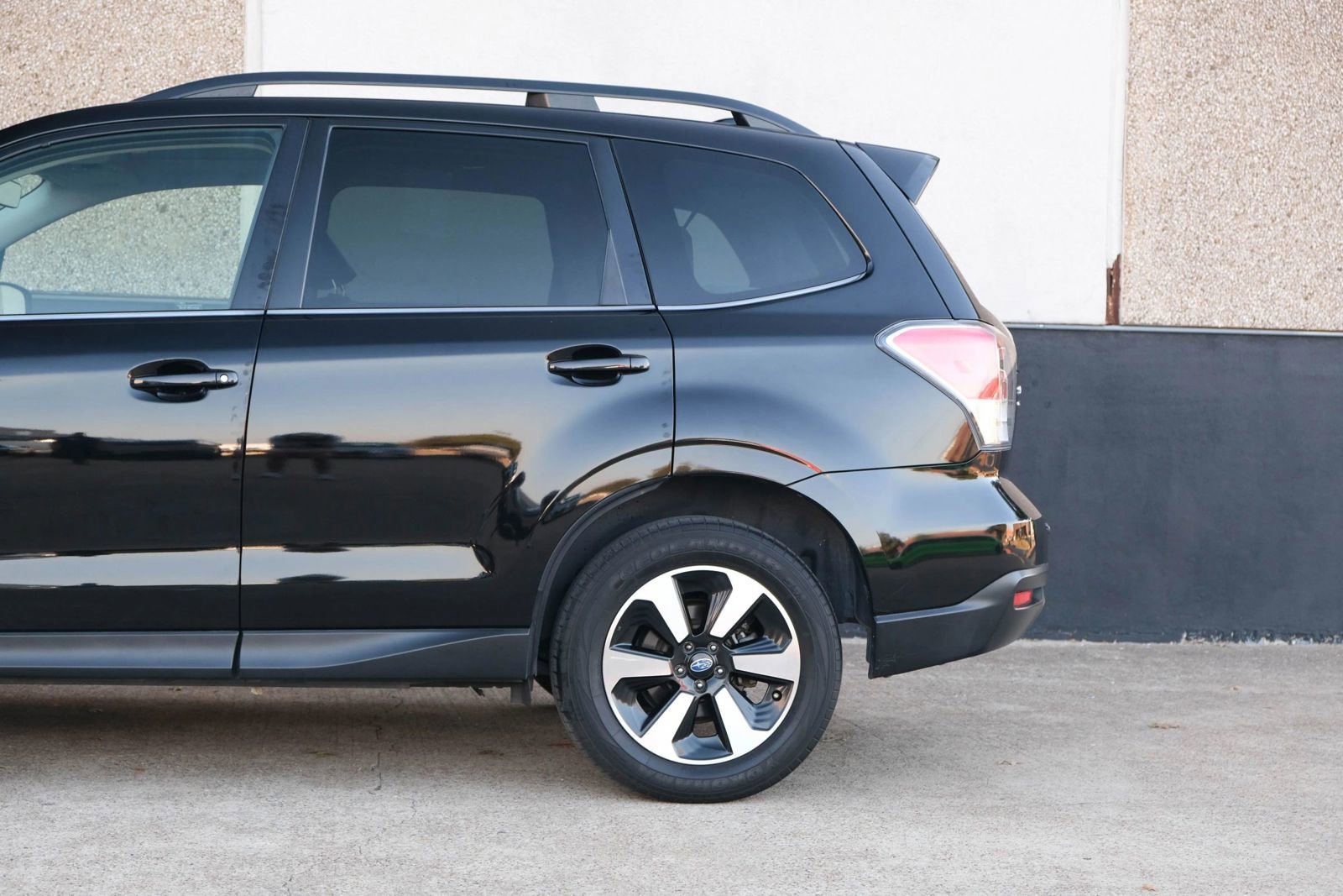 Used 2017 Subaru Forester 2.5i Limited w/ Popular Package #2 image 8