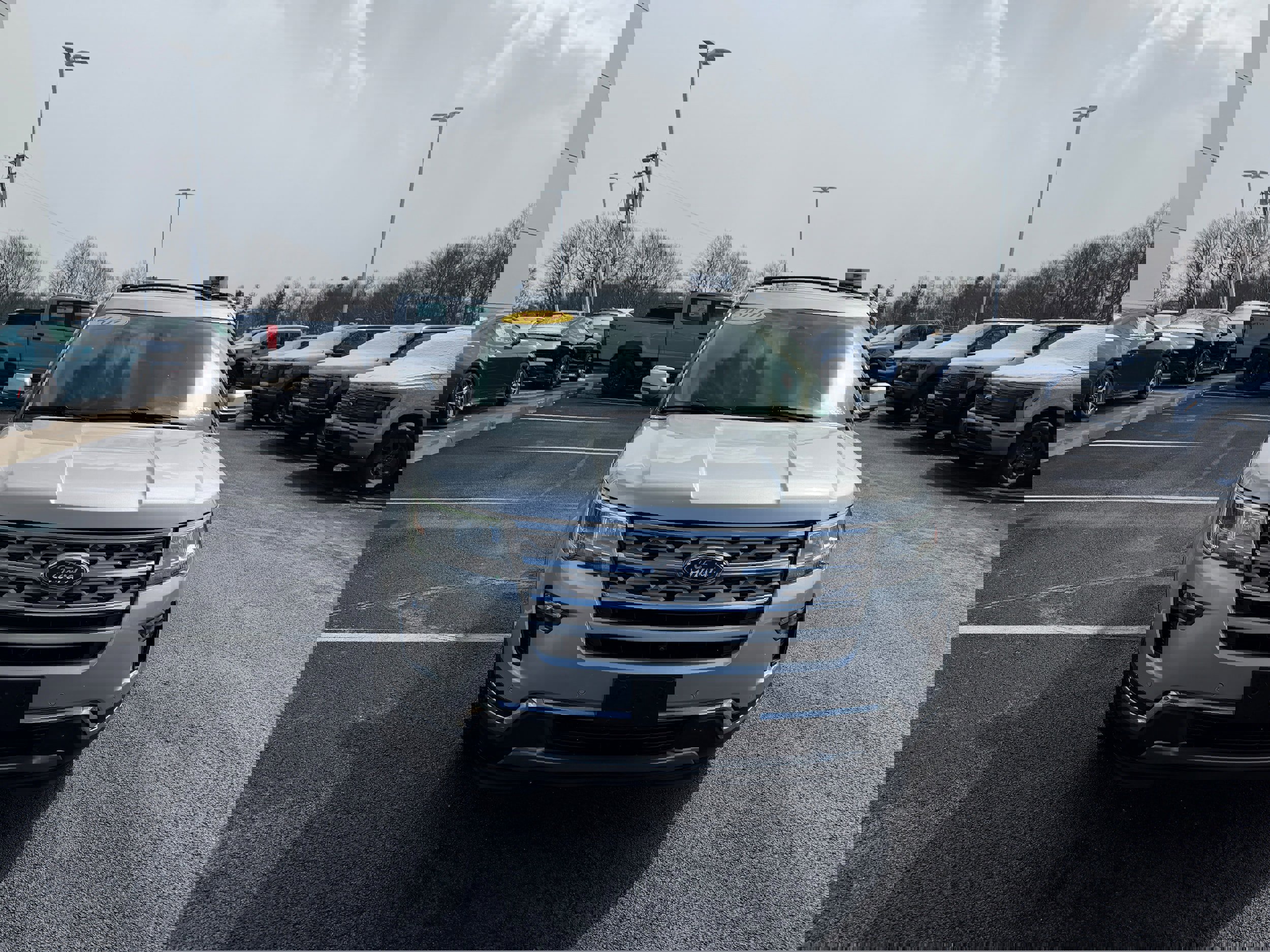 Used 2019 Ford Explorer Limited w/ Class III Trailer Tow Package image 3