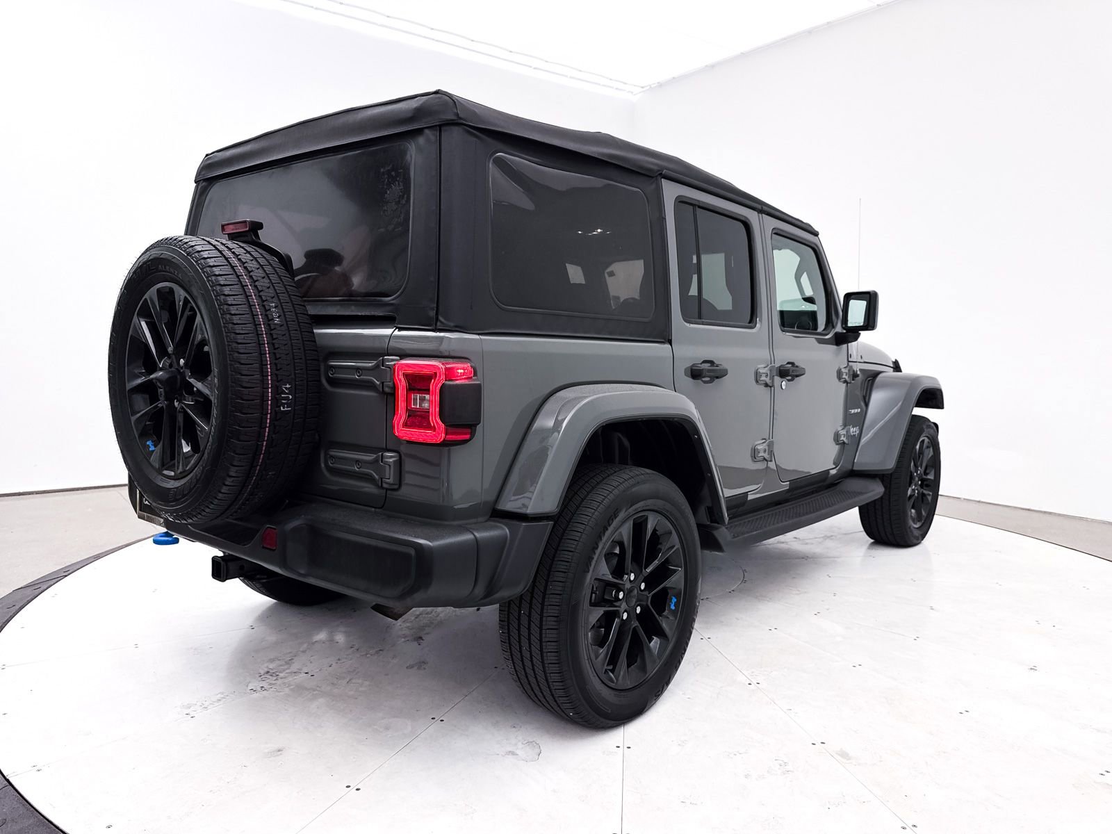 Used 2022 Jeep Wrangler Unlimited Sahara AWD/4WD image 20
