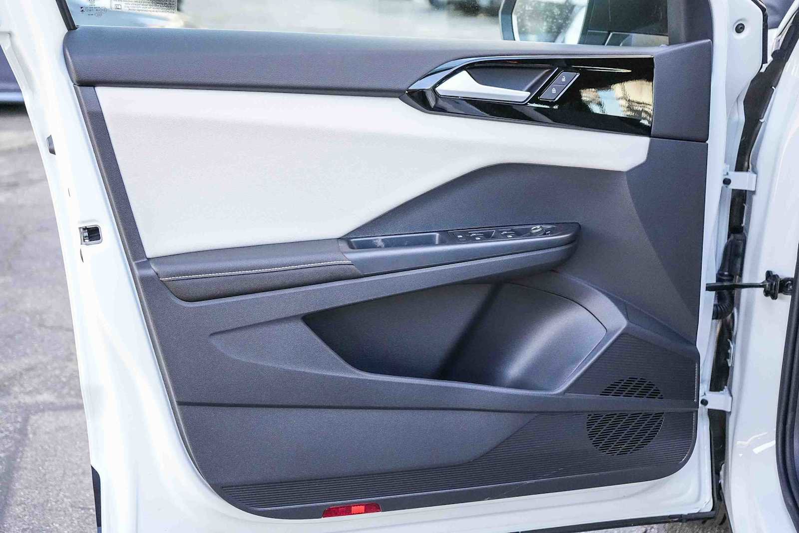 New 2026 Volkswagen Taos S image 24