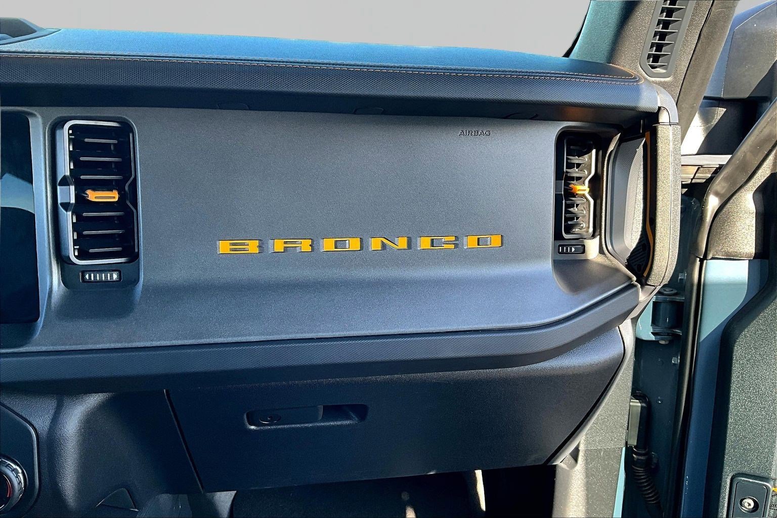 Used 2024 Ford Bronco Badlands image 28