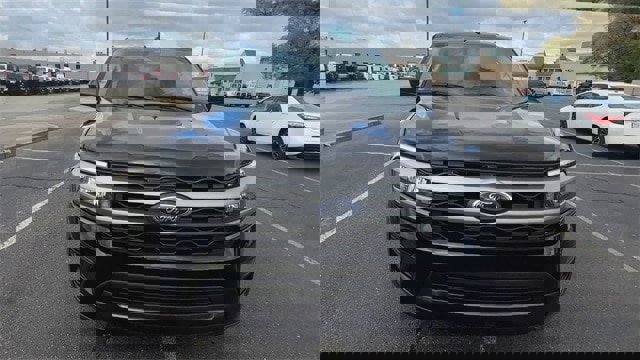 Certified 2024 Ford Expedition Max XLT image 4