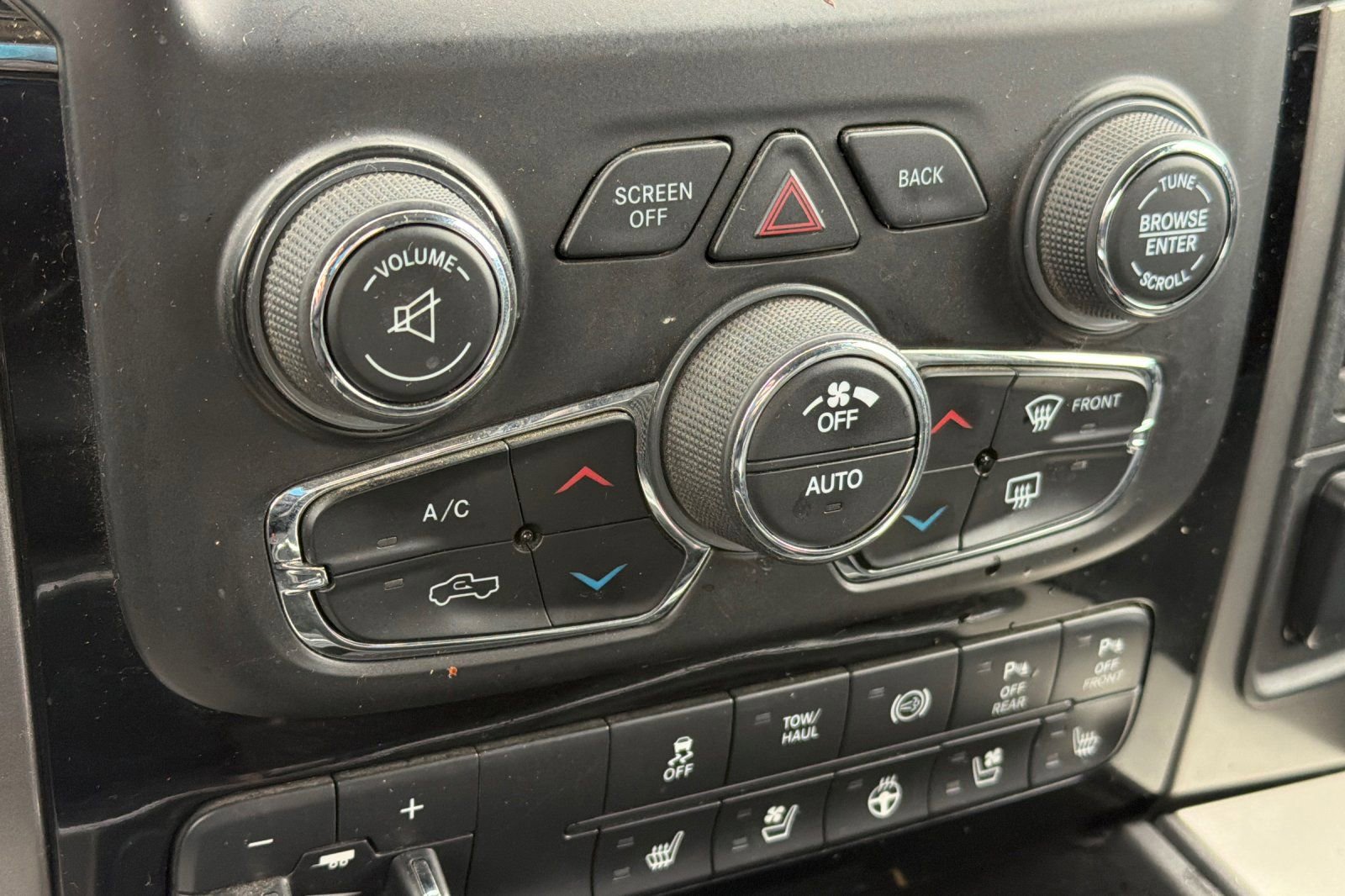 Used 2018 RAM 2500 Laramie w/ Sport Appearance Group AWD/4WD image 20