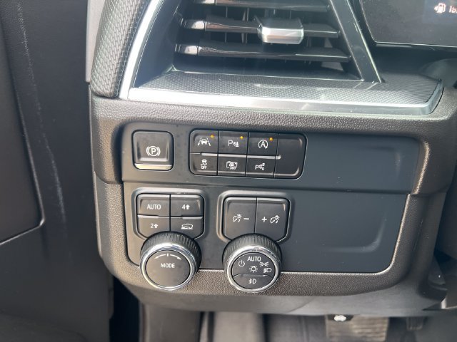 Certified 2025 Chevrolet Suburban RST w/ Comfort Package AWD/4WD image 33