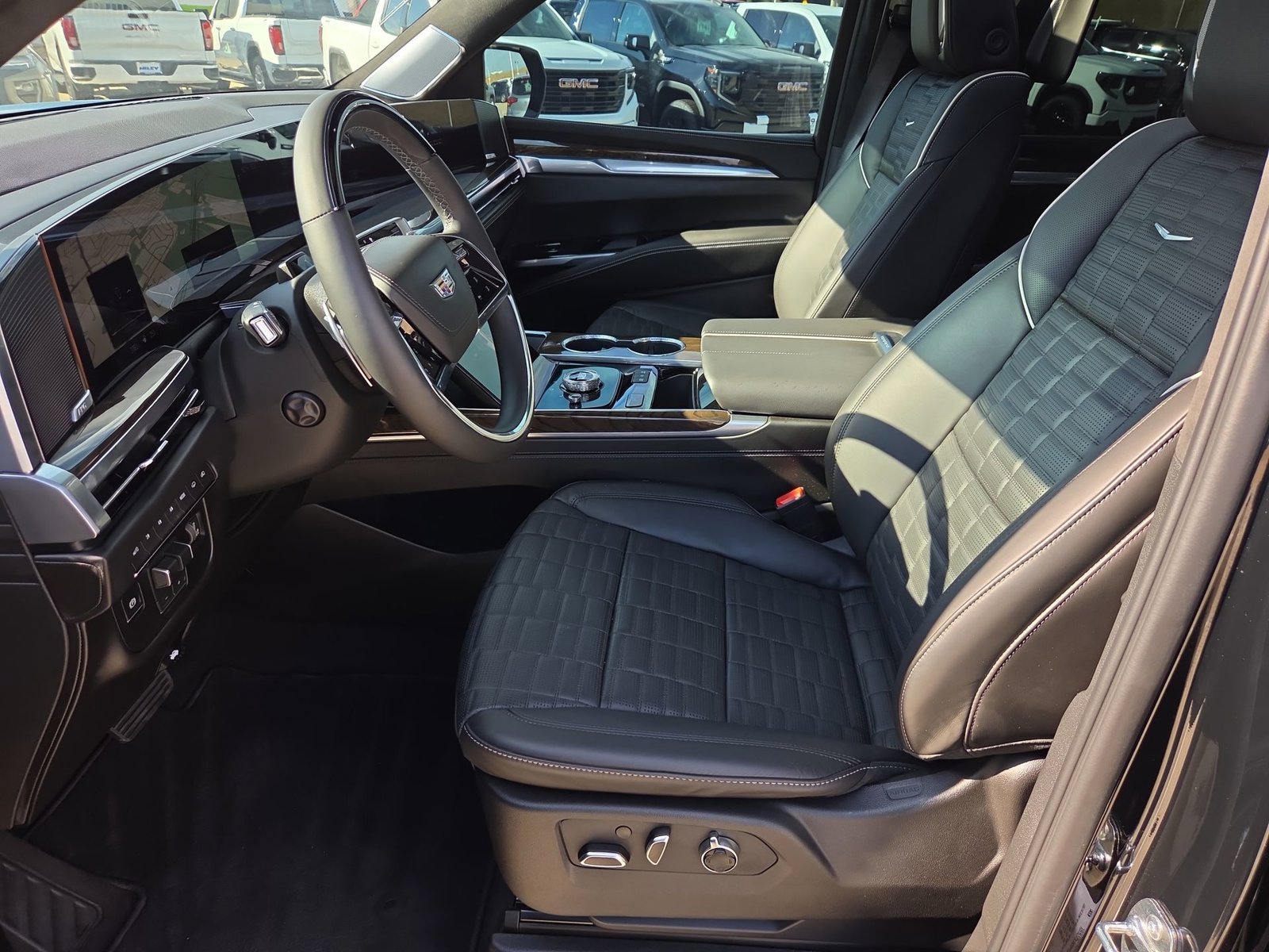 Used 2026 Cadillac Escalade Platinum Sport w/ LPO, ONYX Package AWD/4WD image 20