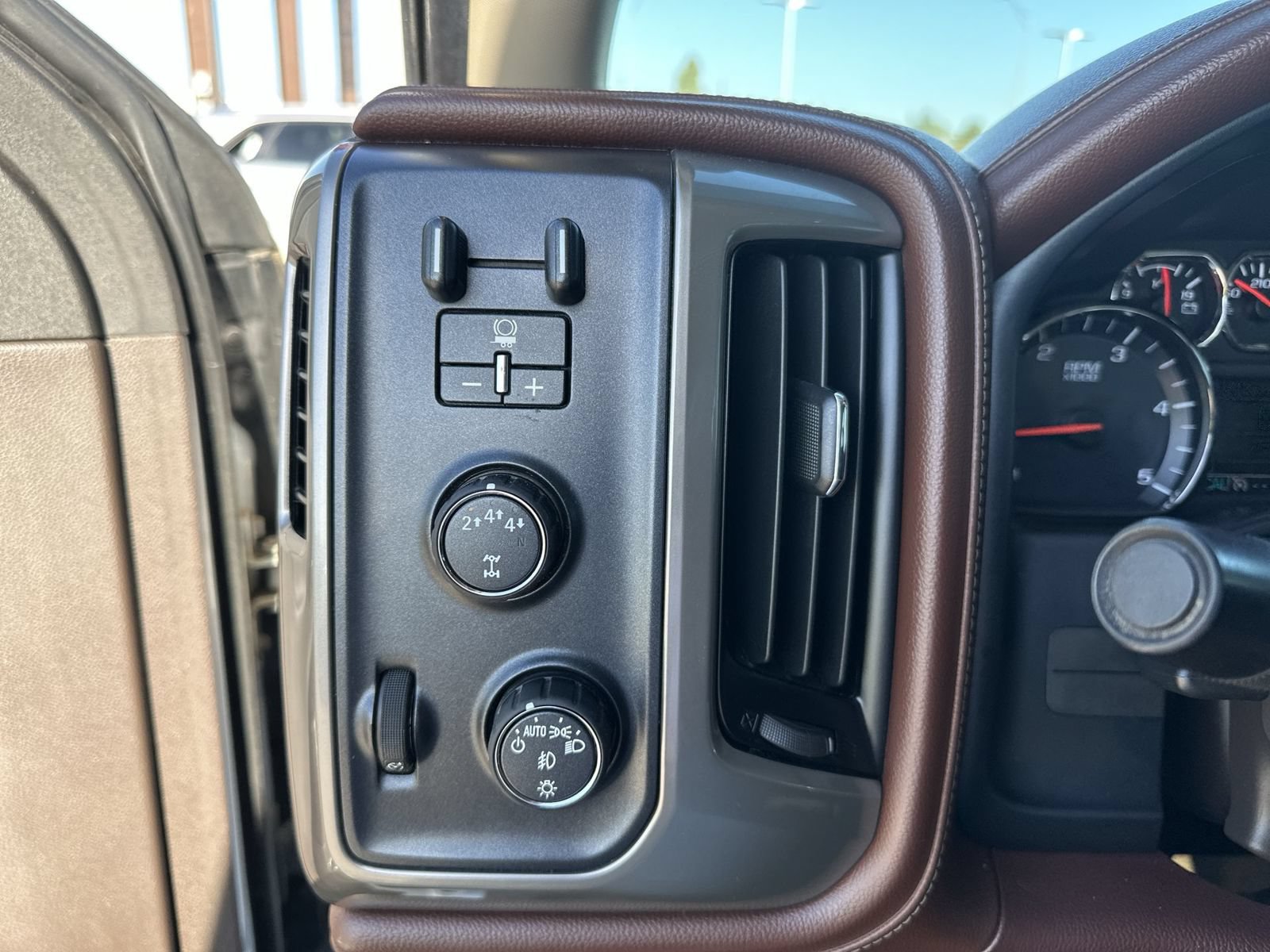 Used 2017 Chevrolet Silverado 3500 High Country AWD/4WD image 17