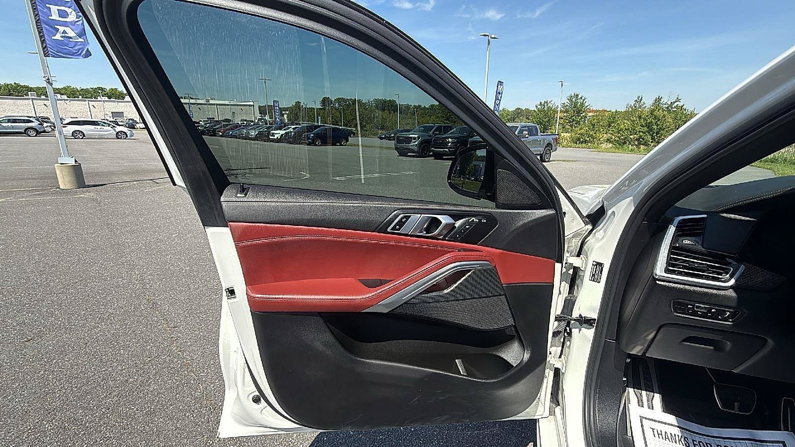 Used 2022 BMW X6 xDrive40i w/ Executive Package AWD/4WD image 23