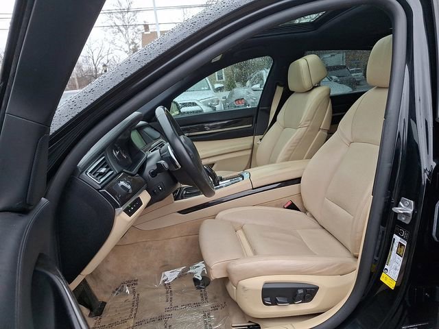 Used 2013 BMW 750Li image 16