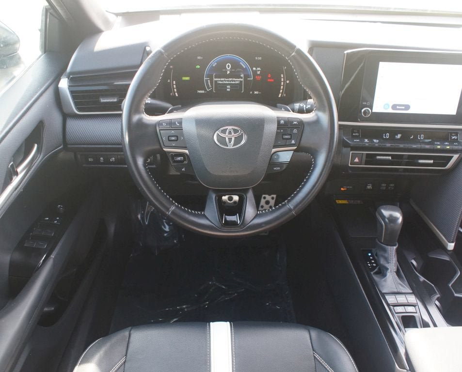 Used 2025 Toyota Camry SE FWD image 5
