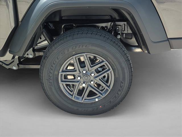 Certified 2025 Jeep Gladiator Sport AWD/4WD image 10