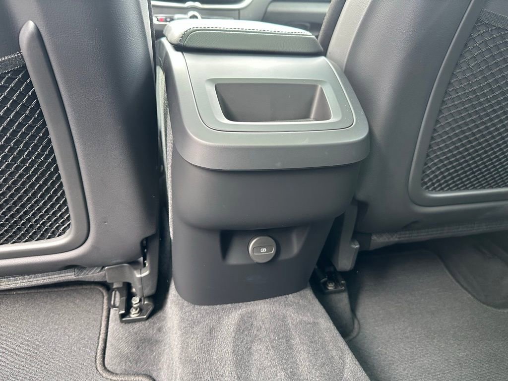 Used 2022 Volvo XC60 B5 Momentum image 27