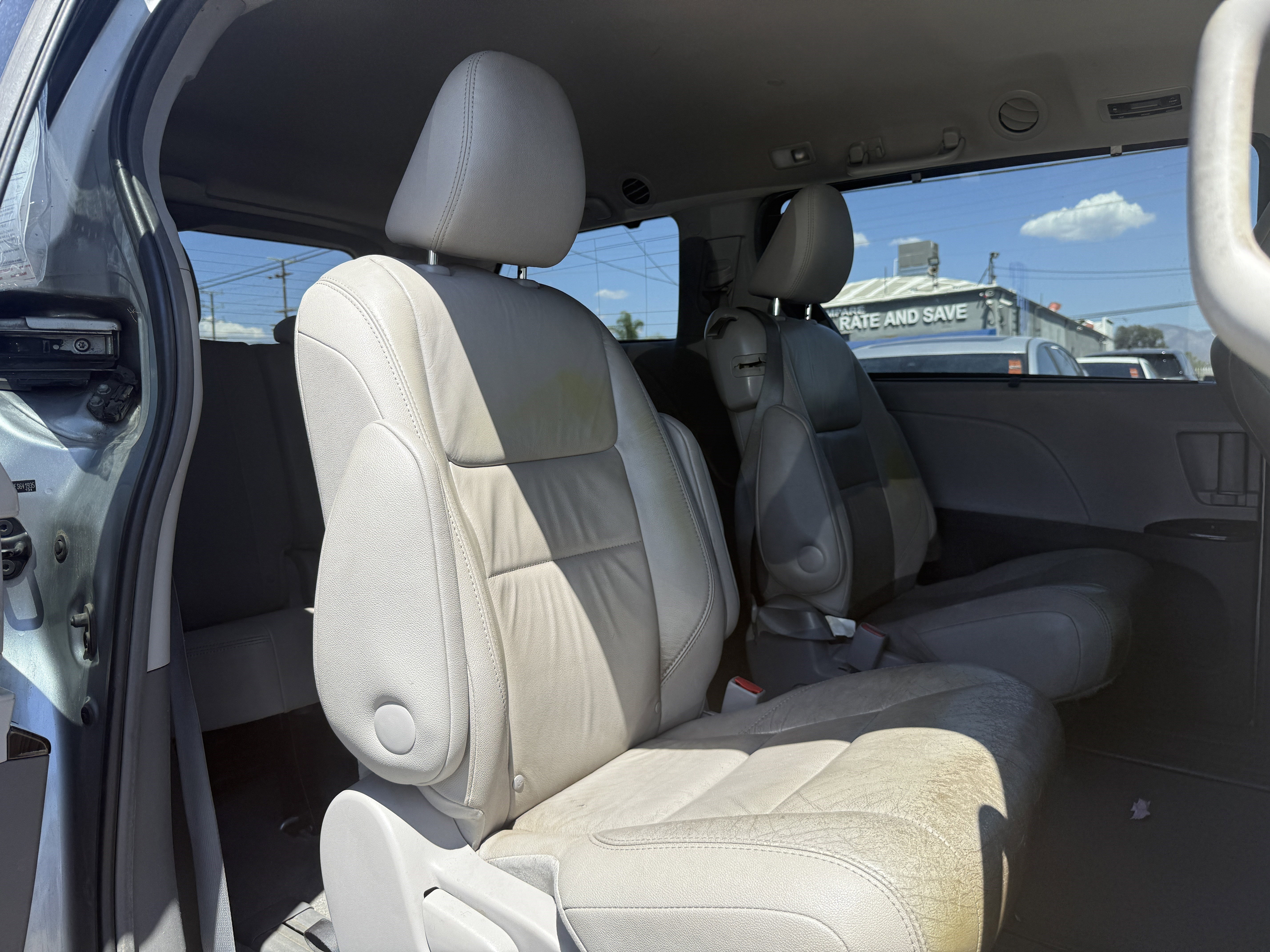 Used 2015 Toyota Sienna XLE w/ XLE Navigation Package image 17