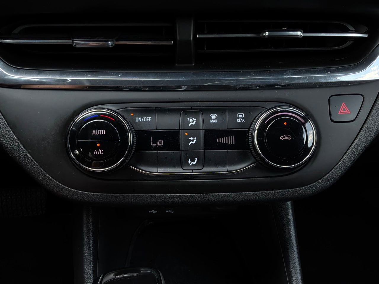Used 2025 Buick Envista Preferred FWD image 25
