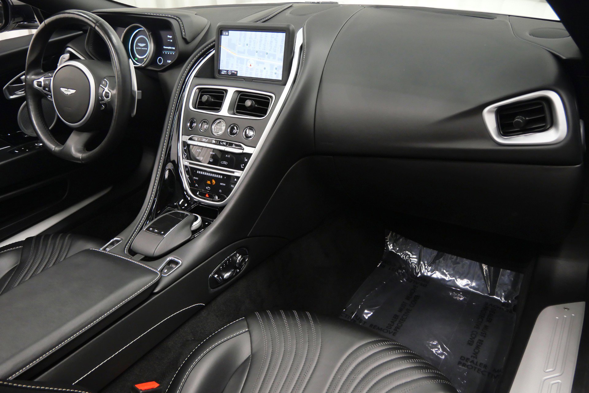 Used 2019 Aston Martin DB11 Volante image 35