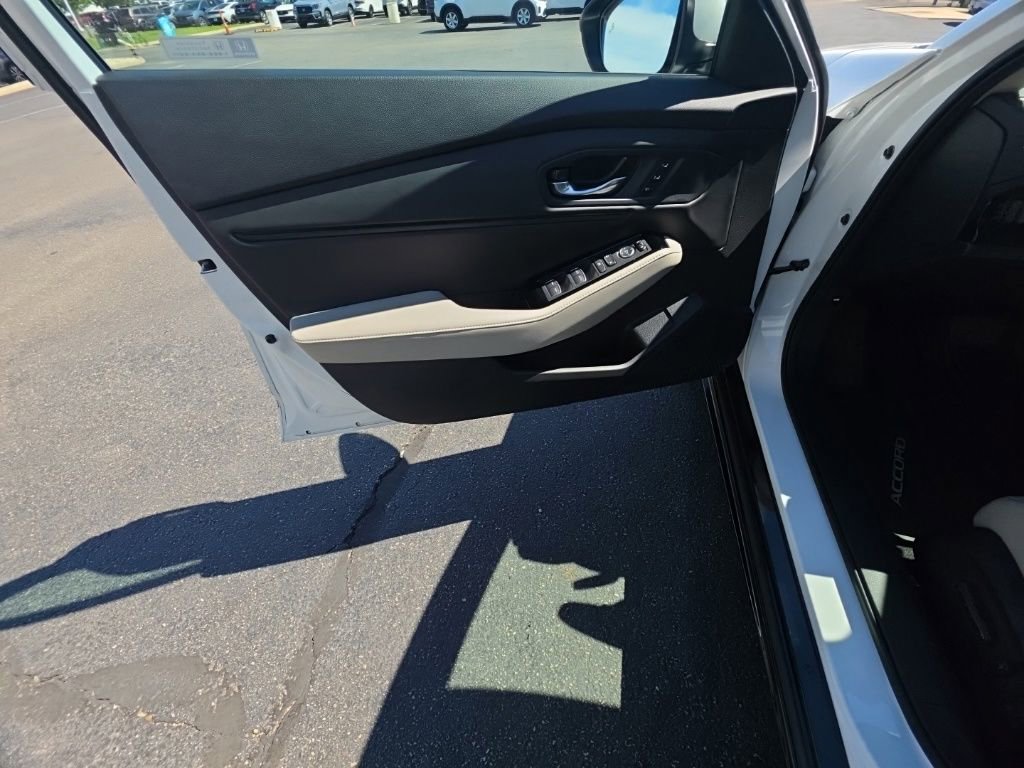 Used 2024 Honda Accord Touring image 13