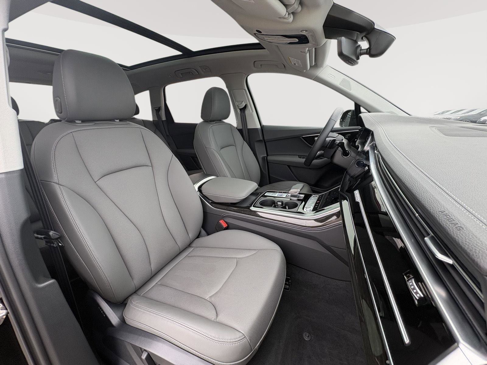 Certified 2025 Audi Q7 3.0T Premium Plus AWD/4WD image 25