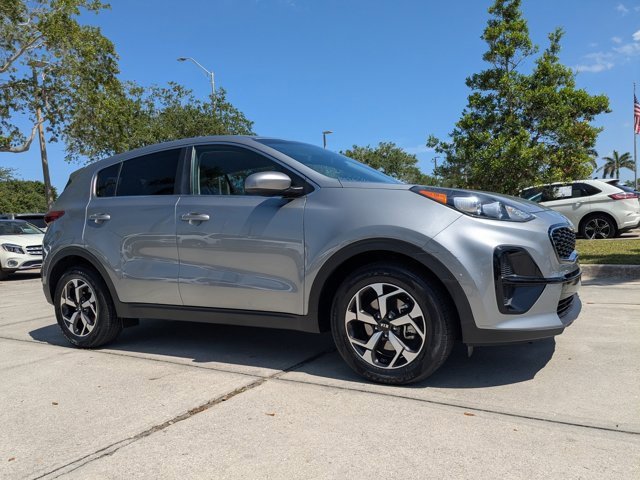 Used 2022 Kia Sportage LX image 2
