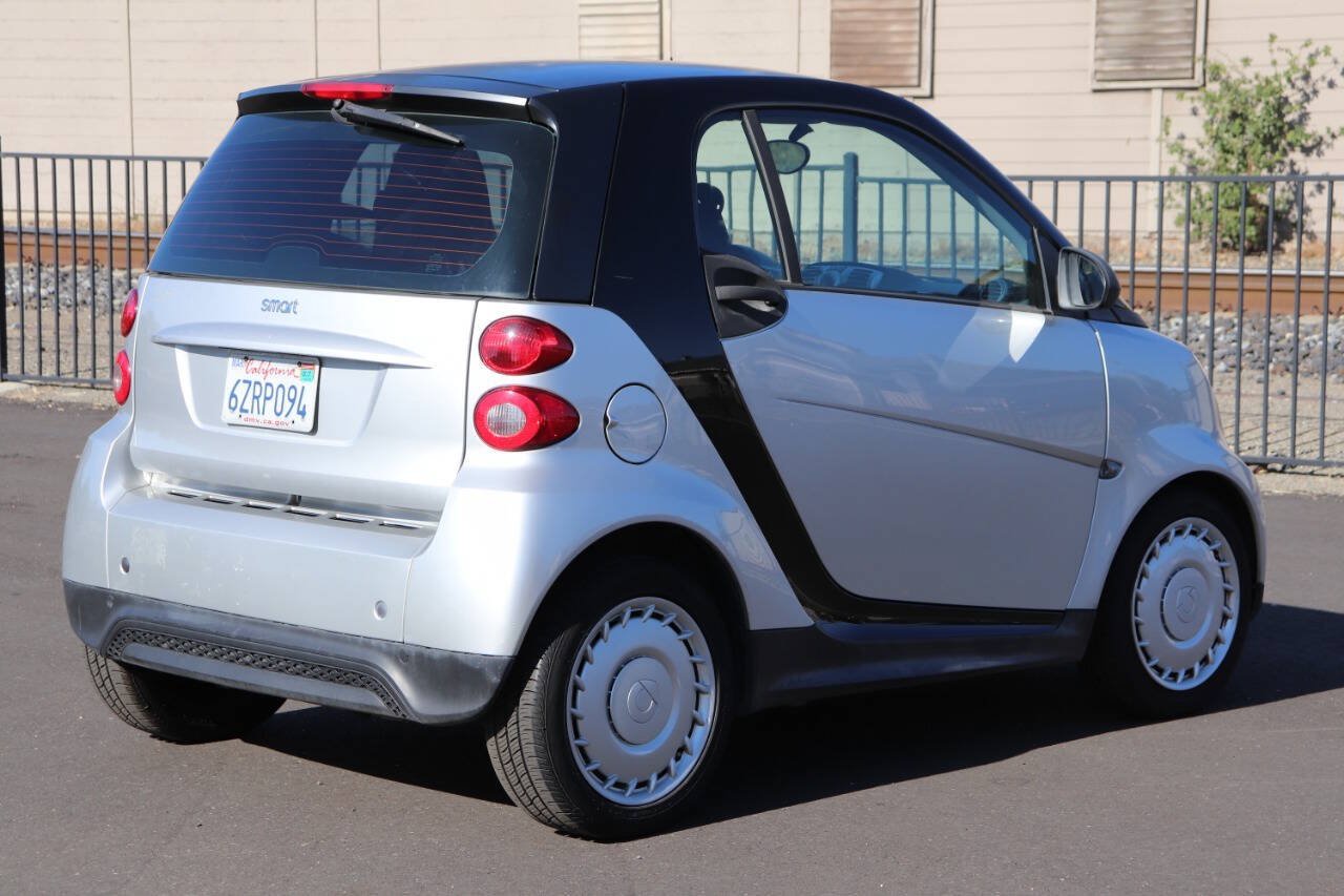 Used 2013 smart fortwo pure RWD image 9