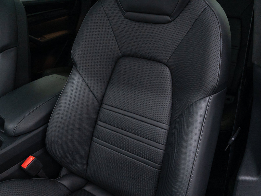 Certified 2026 Porsche Cayenne GTS AWD/4WD image 18