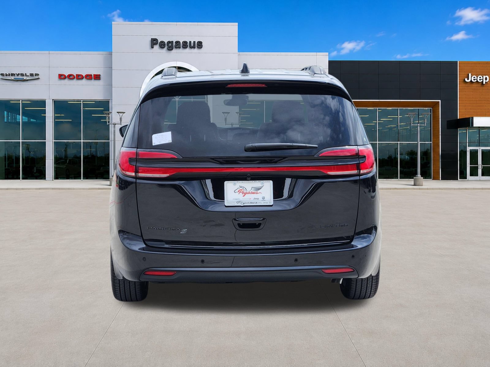 New 2027 Chrysler Pacifica Limited w/ S Appearance Package FWD image 8