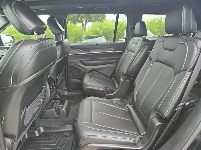 Used 2025 Jeep Grand Cherokee L Limited w/ Luxury Tech Group II AWD/4WD image 15