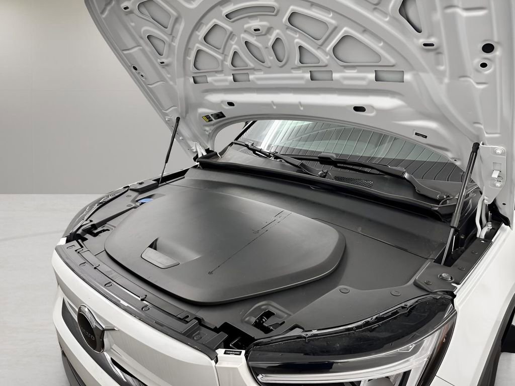 New 2024 Volvo XC40 Recharge Core w/ Protection Package Premier image 21