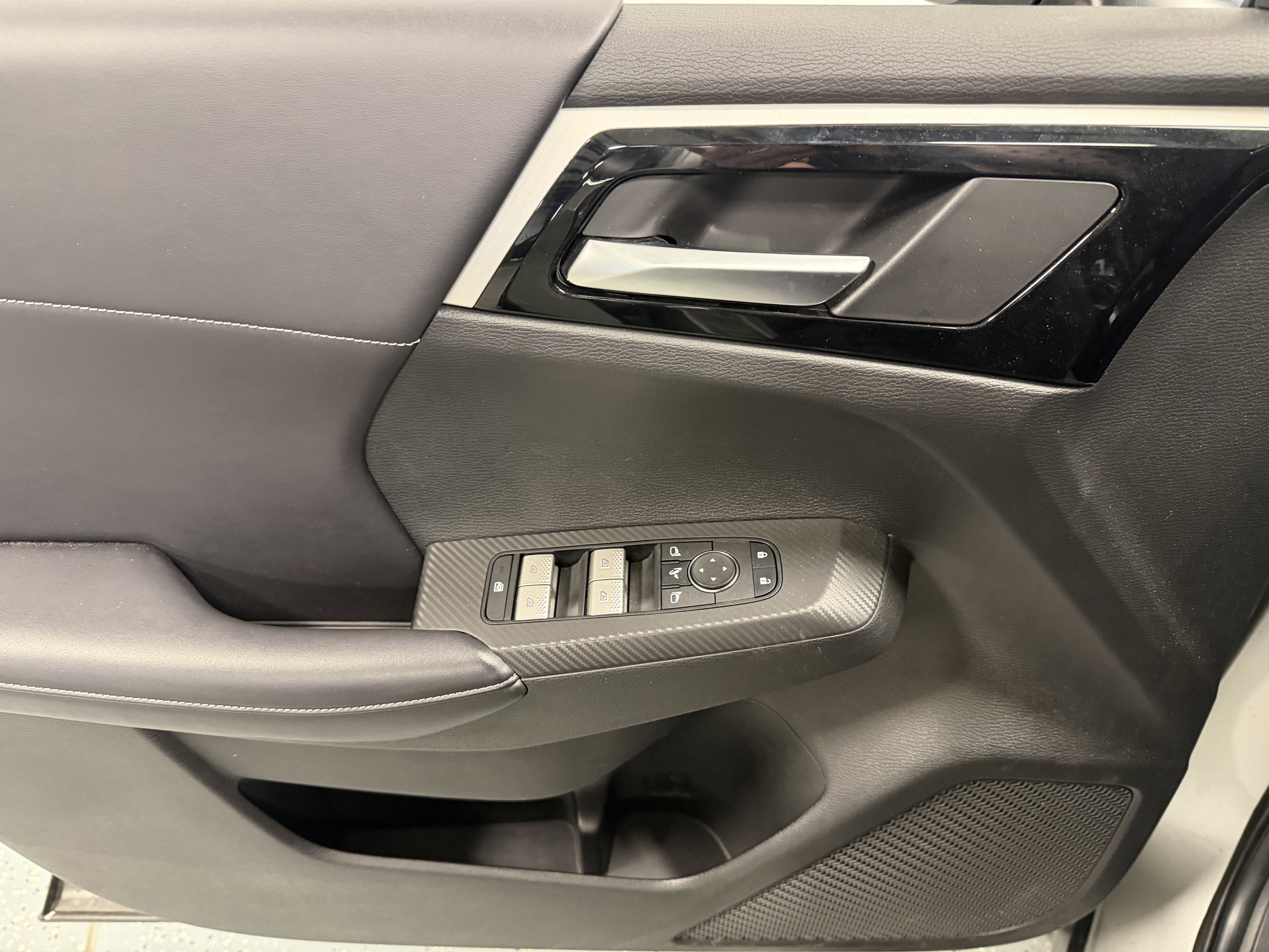 Used 2024 Mitsubishi Outlander SE image 17