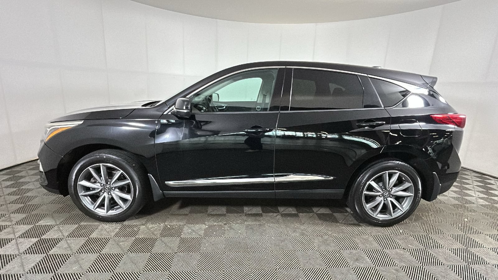 Used 2020 Acura RDX w/ Advance Package AWD/4WD video 5