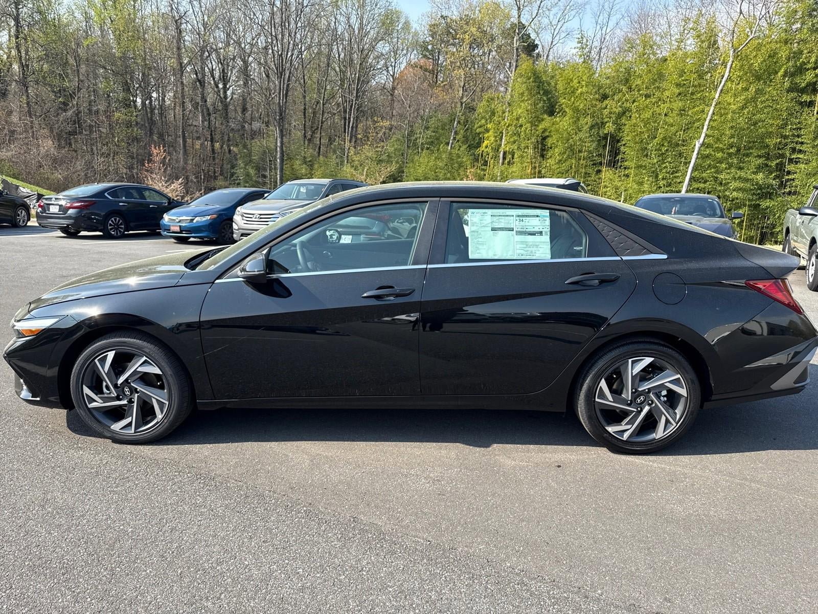 New 2026 Hyundai Elantra Limited w/ Cargo Package FWD image 35