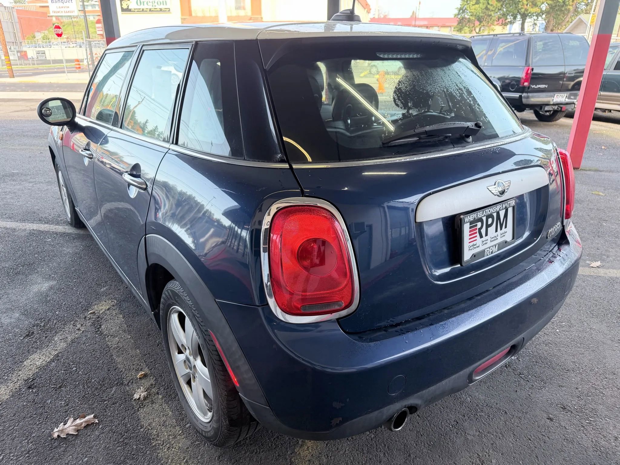 Used 2015 MINI Cooper 4-Door Hardtop image 5