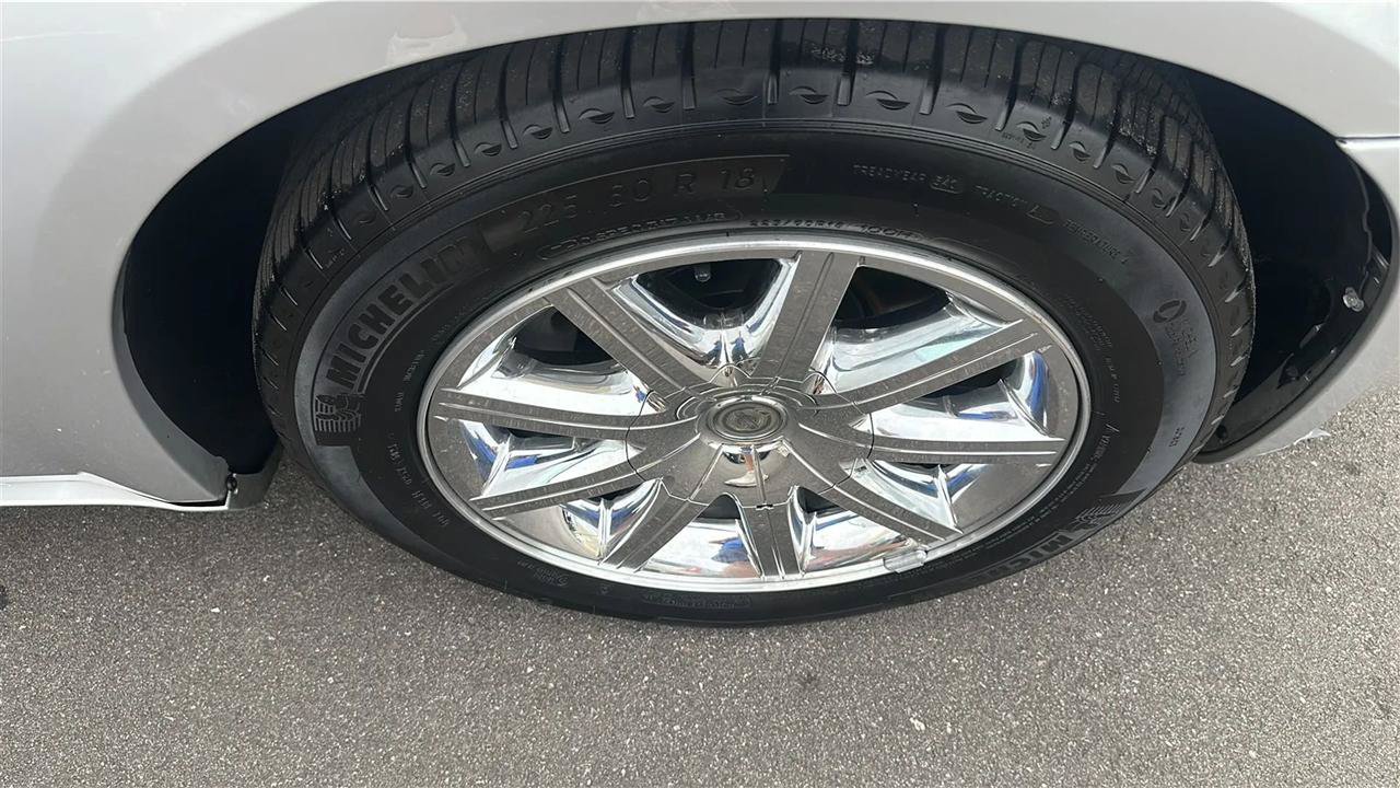 Used 2007 Chrysler 300 C RWD image 19