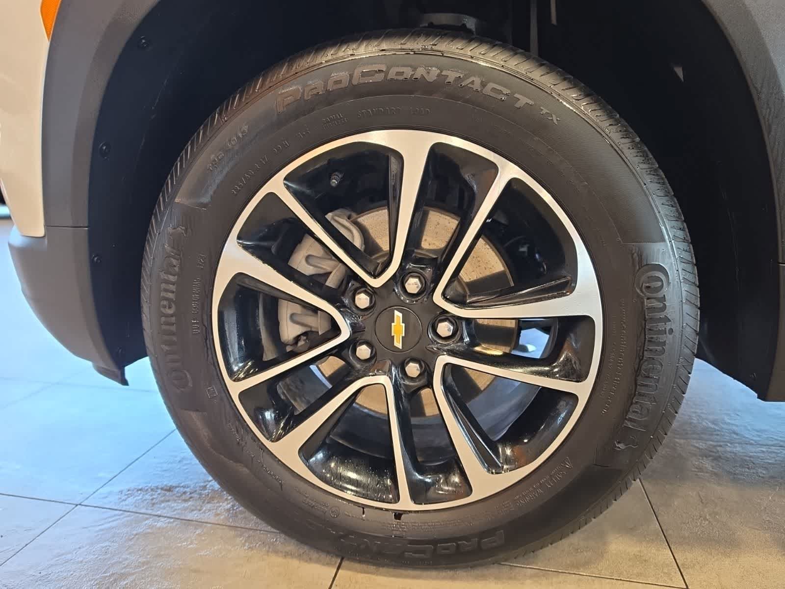 Used 2024 Chevrolet TrailBlazer LT w/ LT Cold Weather Package AWD/4WD image 13