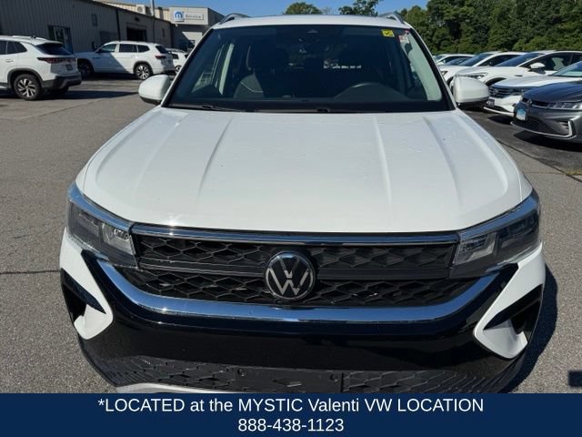 Certified 2023 Volkswagen Taos SE w/ Panoramic Sunroof Package FWD image 2