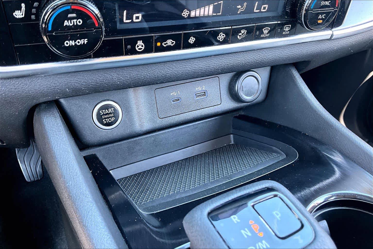 Certified 2021 Nissan Rogue SV w/ Premium Package FWD image 31