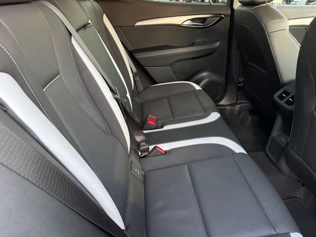 Certified 2025 Buick Envision Sport Touring image 8