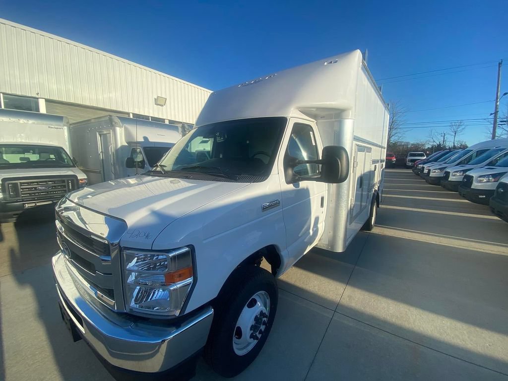 New 2026 Ford E-450 and Econoline 450 Super Duty w/ Power Equipment Group RWD image 1
