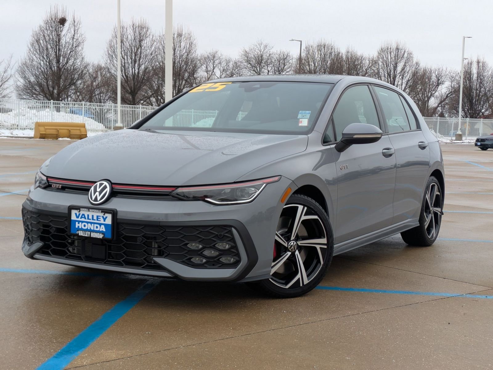 Used 2025 Volkswagen GTI SE image 2