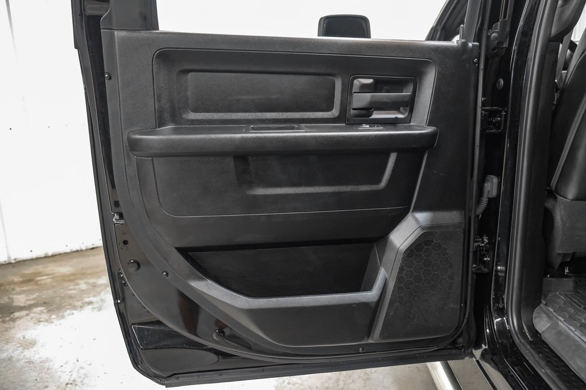 Used 2024 RAM 3500 Tradesman w/ Chrome Appearance Group AWD/4WD image 44