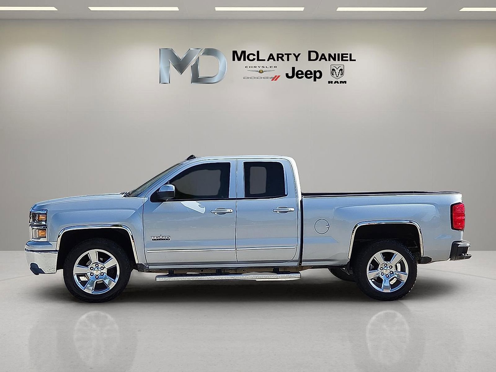 Used 2014 Chevrolet Silverado 1500 LT w/ Texas Edition, 1LT Trim RWD image 3