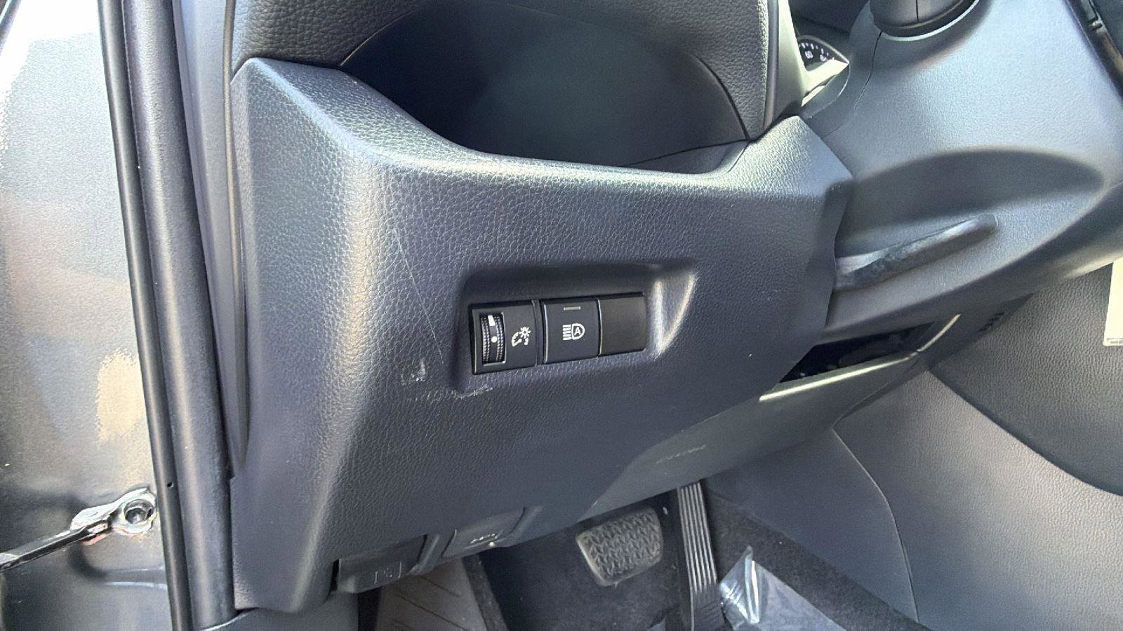 Used 2019 Toyota RAV4 LE image 16