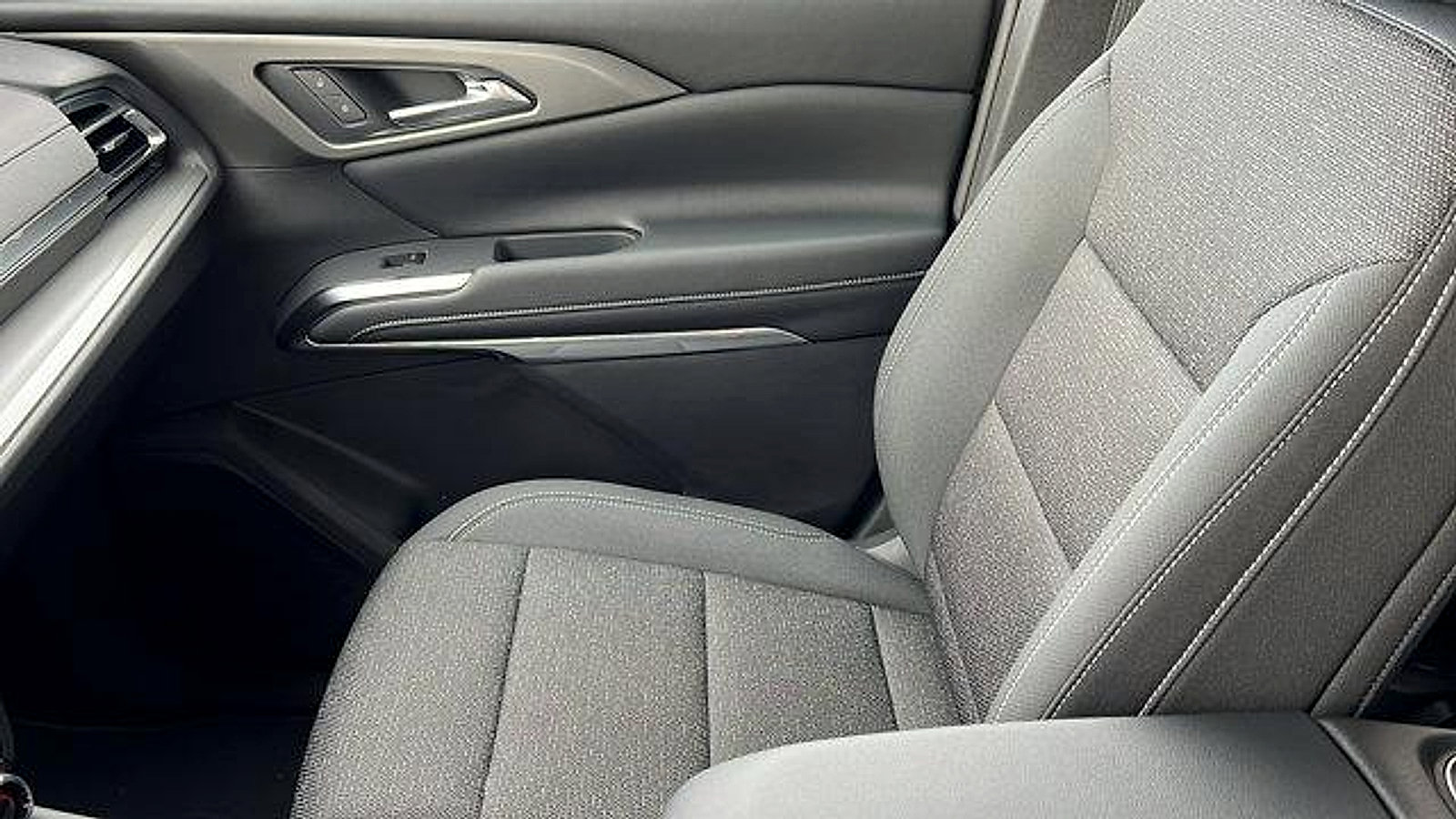 New 2026 Chevrolet Traverse LT w/ Driver Confidence Package image 19