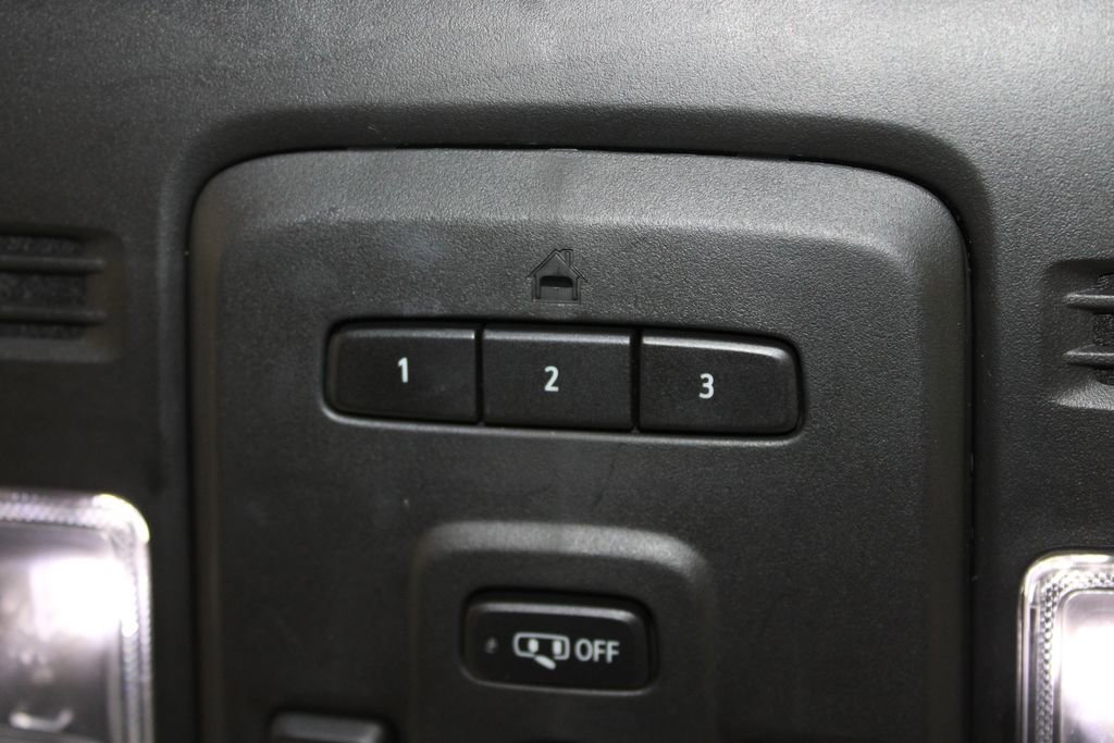 Used 2023 Chevrolet Suburban Z71 w/ Luxury Package image 54